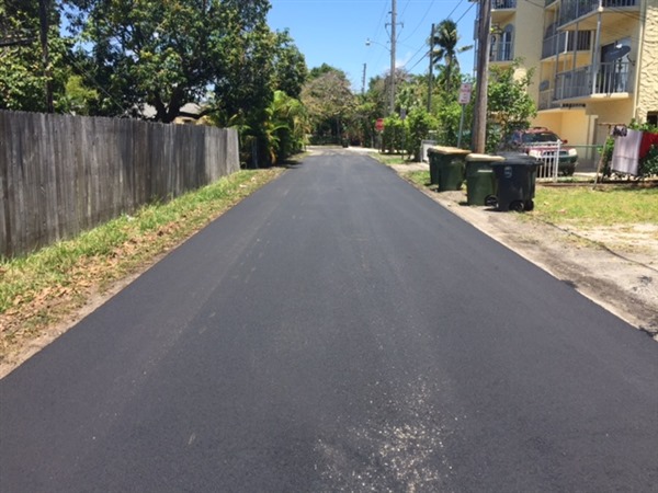 NE 11 AVE 121-123 PAVED