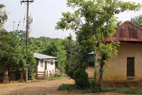 Las casas del Consejo Comunitario no tienen redes de alcantarillado ni acueducto. Los lugareños hacen sus necesidades fisiológicas en letrinas y se abastecen de agua que recogen de un arroyuelo cercano.